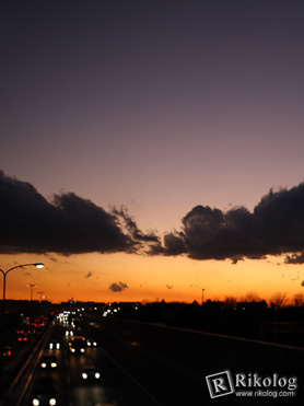 いよいよマジックアワーの瞬間！（EOS 5D + TS-E 24mm）