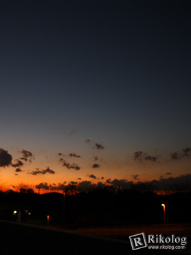 小さく富士山が見えます。（EOS 5D + TS-E 24mm）