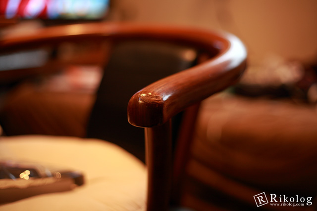 愛用の椅子。重くて頼もしいのがお気に入り。(EOS 5D + EF 50mm II)