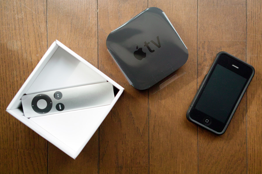 驚くほど小さいApple TV。